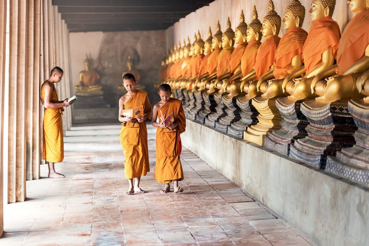 Jóvenes budistas