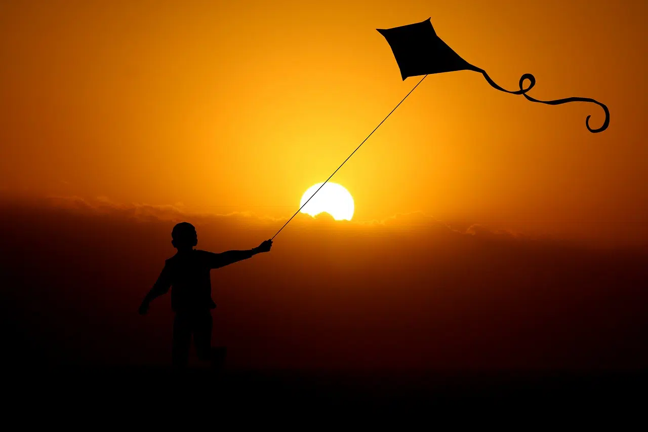 Niño jugando